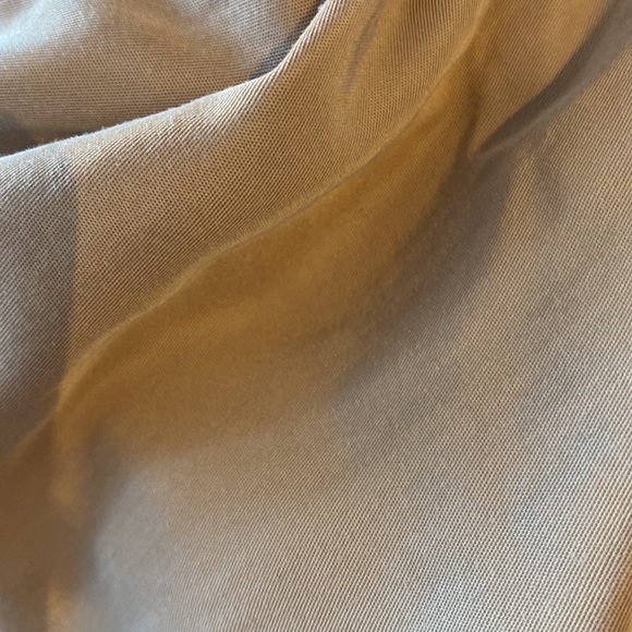 Beautiful texture pants that flow - snatches at waist - Picture 4 of 4